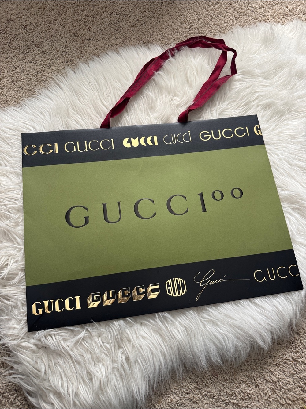 Large Gucci paper bag
